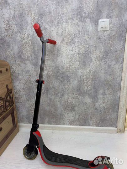 Детский двухколесный самокат Globber flow 125