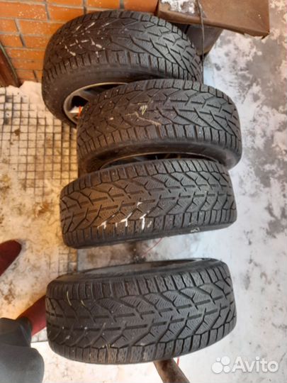 Tigar Winter 245/45 R18 100V