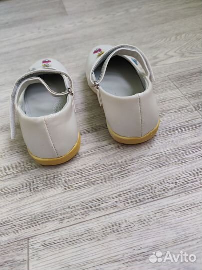 Туфли для девочки 28 размер белые
