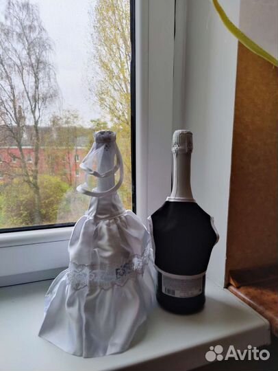 Свадебные наряды на бутылки шампанского