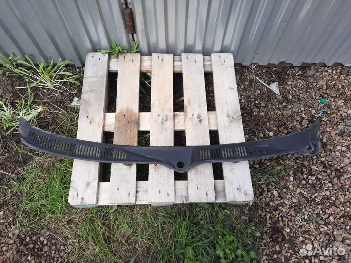 Жабо под дворники Audi 100 (C4)