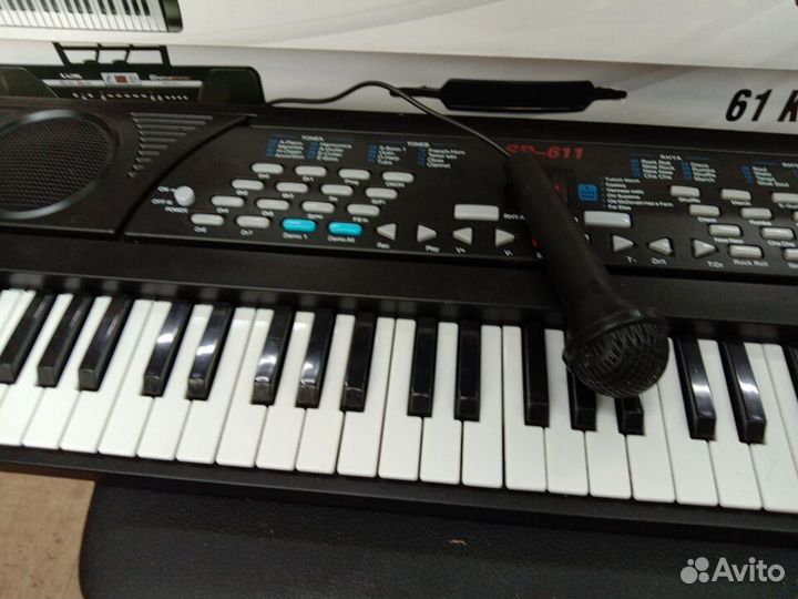 Синтезатор с микрофоном