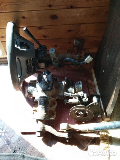 Вся рулевая система на Ниссан на 300