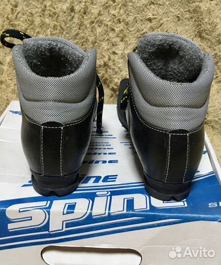 Ботики лыжные 32р. и 37р