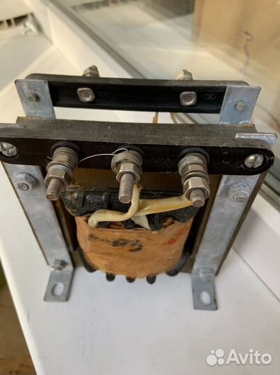 Понижающий трансформатор 220 /12V