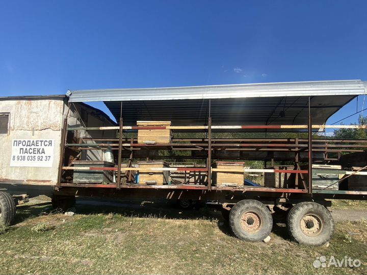 Двухэтажная платформа для перевозки пчёл