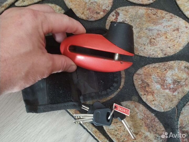 Замок на диск мотоцикла