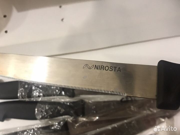 Набор ножей и вилок для компании и стейка