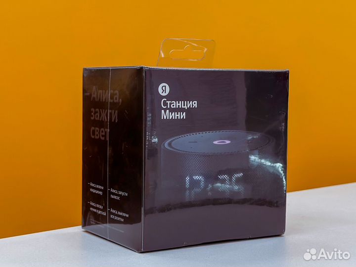 Яндекс Станция Мини с часами