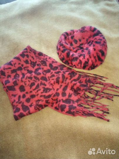 Берет и шарф