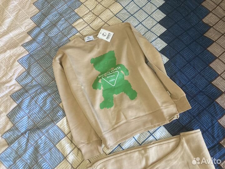 Костюм женский новый