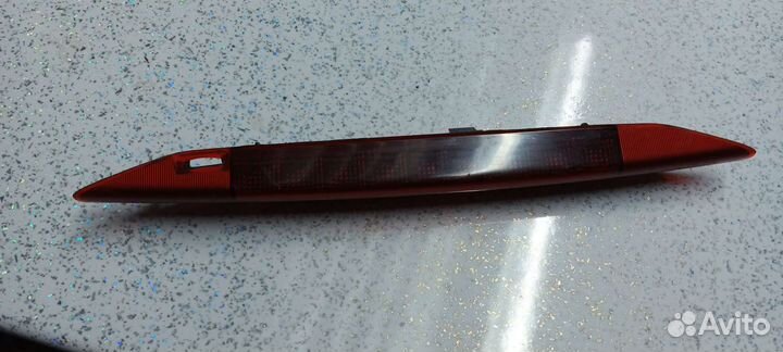 Стоп сигнал в крышку богажника