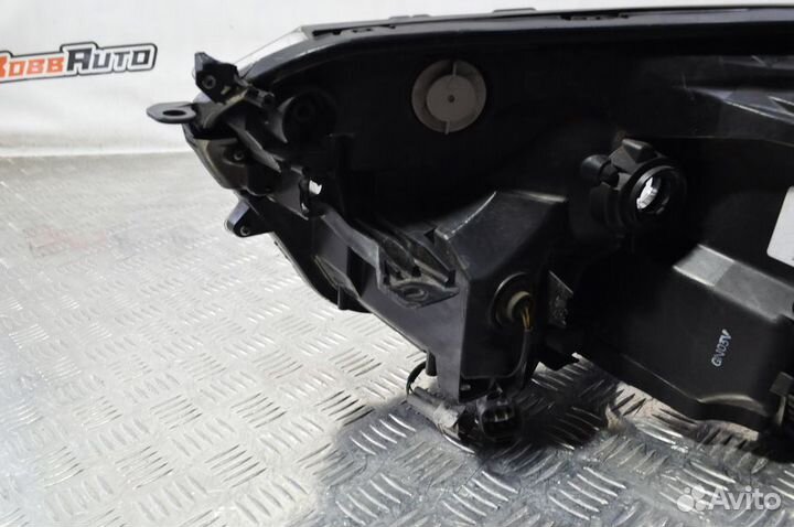 Б/У Б/У Фара передняя правая Toyota RAV4 XA40