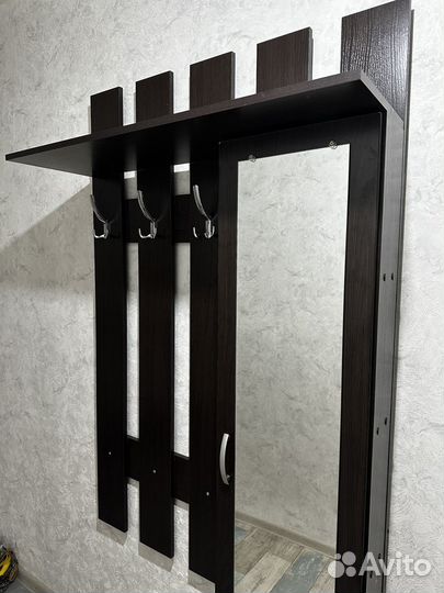 Вешалка настенная