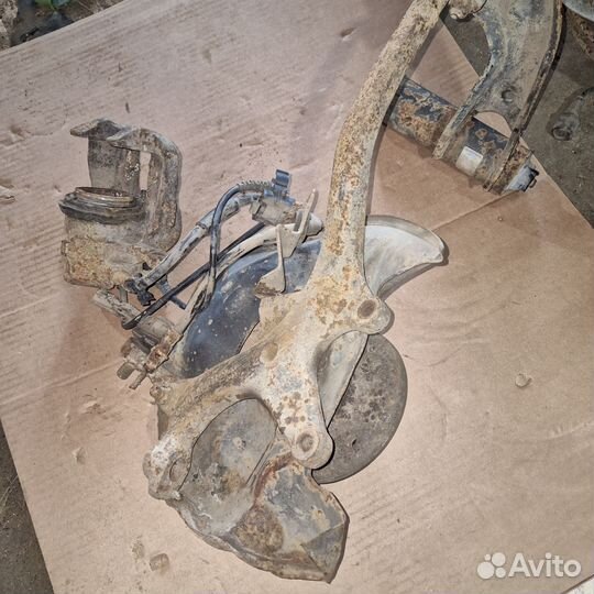 Поворотный кулак mercedes w202 левый правый