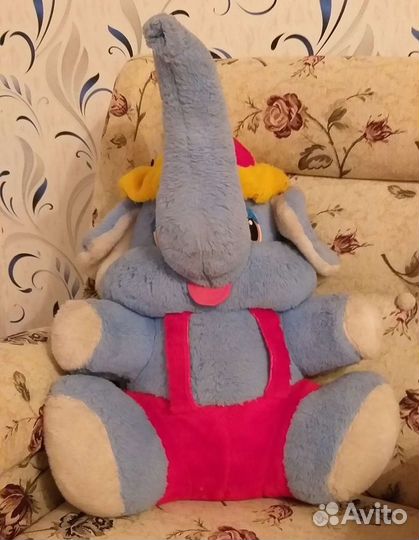 Слон плюшевый