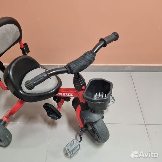 Детский велосипед с родительской ручкой