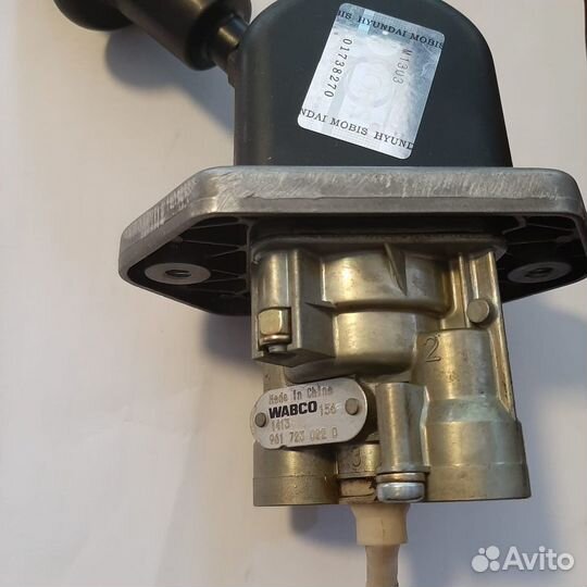 Тормозной клапан, стояночный тормоз