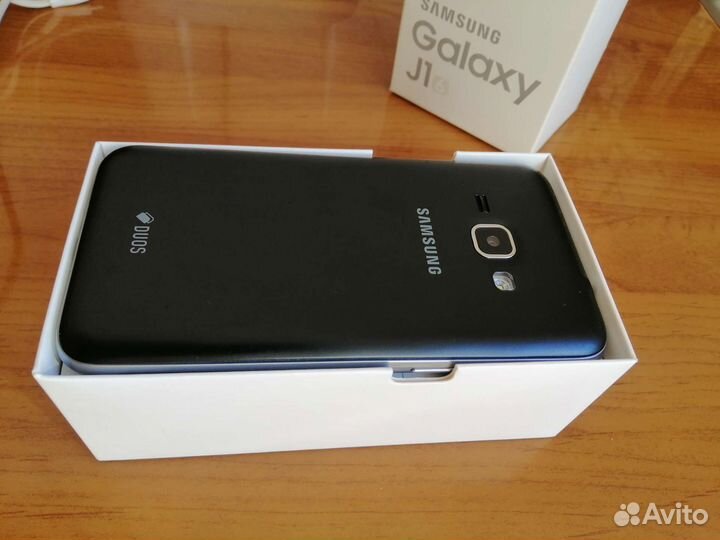 Телефон Samsung j1