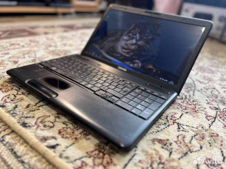 Отличный Ноутбук Toshiba core i3/4гб/128гб ssd