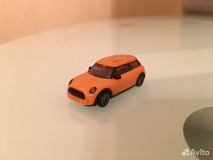 Модель Mini Cooper SD 214 Kinder Surprise 2015