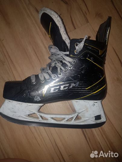 Хоккейные коньки профессиональны CCM AS3 PRO