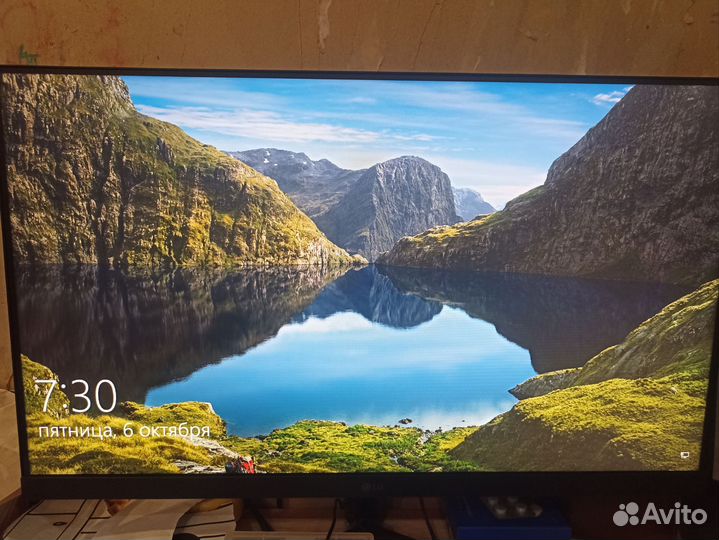 Монитор LG 24 дюйма