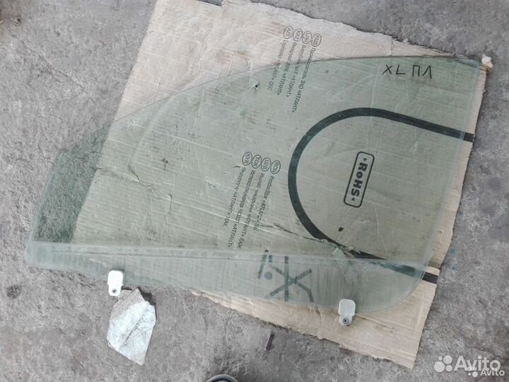 Стекло передней левой двери Outlander XL 2