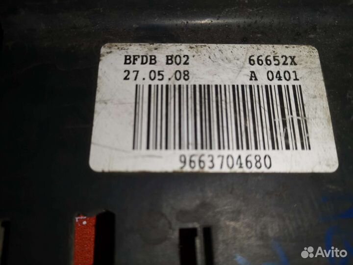 Блок предохранителей Peugeot 308