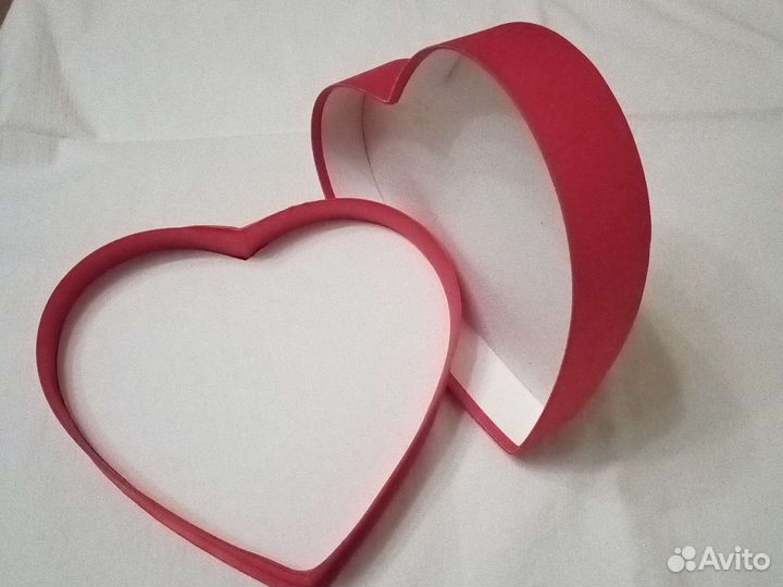 Коробка подарочная атласная сердце