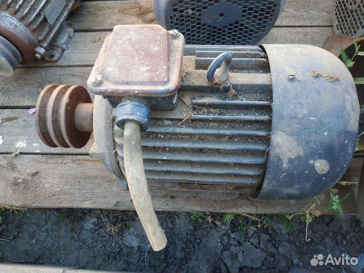 Двигатели 220/380 бу