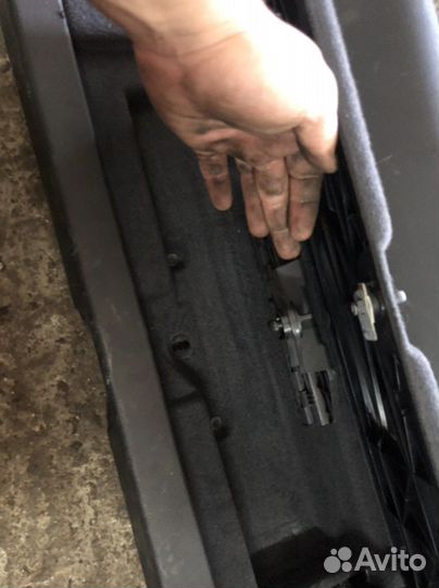 Обшивка крышки багажника Audi A4 b6 avant