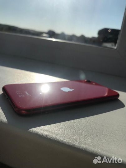 Телефон iPhone se 2020