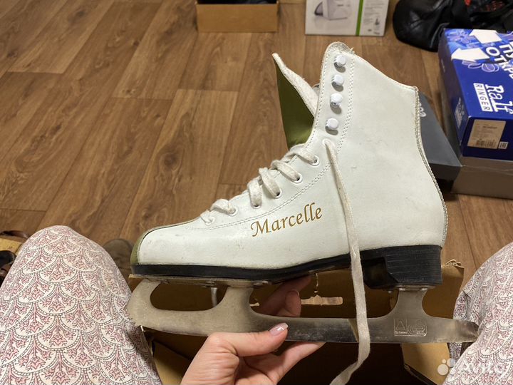 Коньки фигурные женские 39 размер