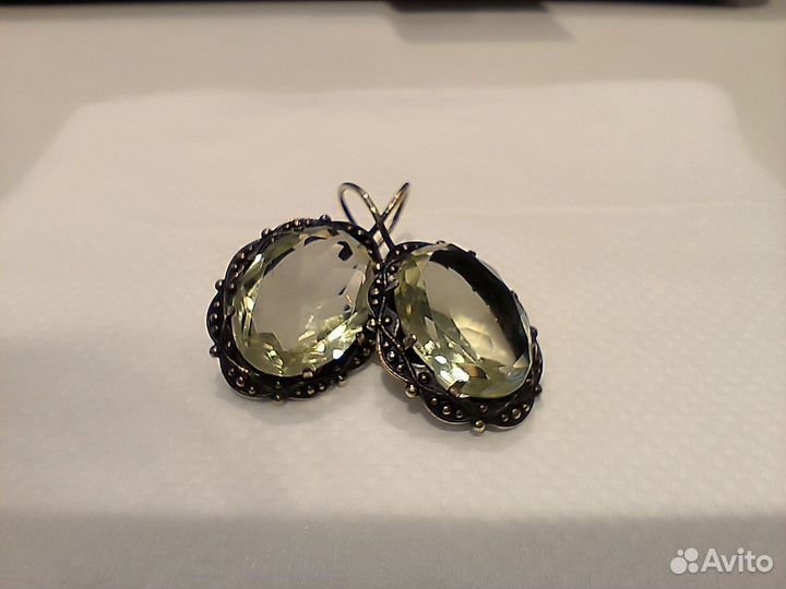 Серебряные серьги с зеленым аметистом