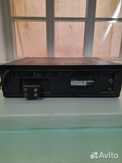 Видеомагнитофон VHS Sony SUV-E320