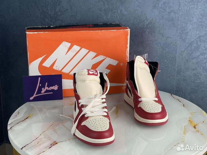 Air Jordan 1 Retro High OG Chicago Lost & Found