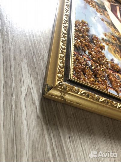 Картина из янтаря