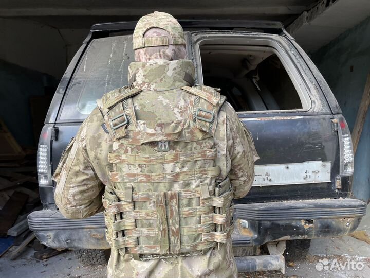 Жилет для защиты с подсумками