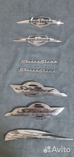 Шильдики для мотоцикла на бак