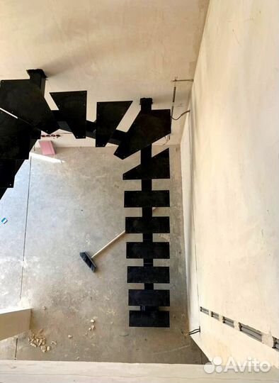 Лестницы на металлокаркасе под ключ