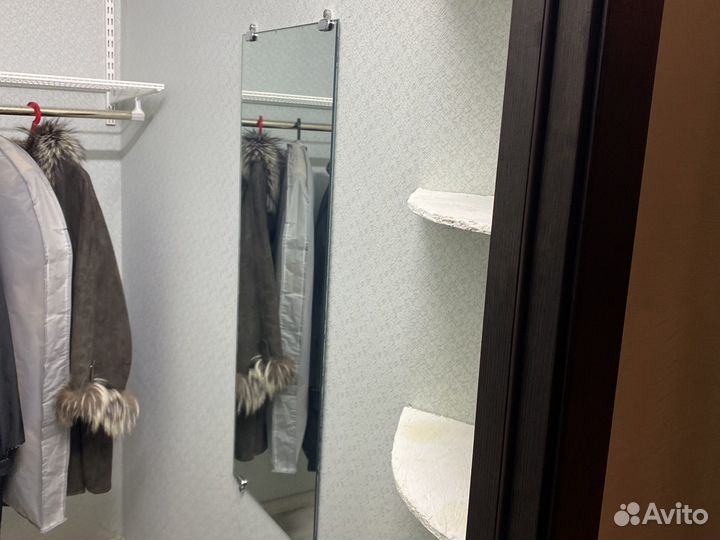 Зеркало настенное