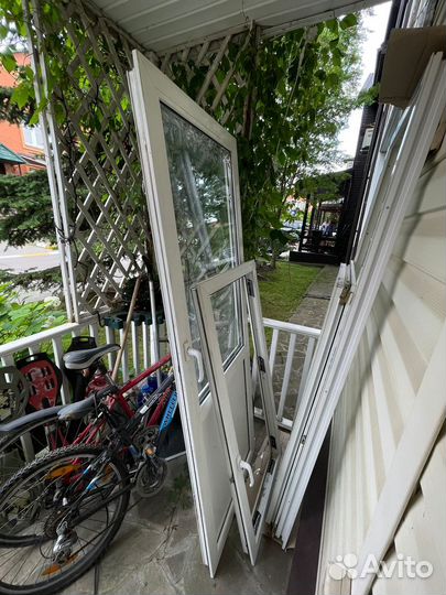 Дверь пластиковая входная