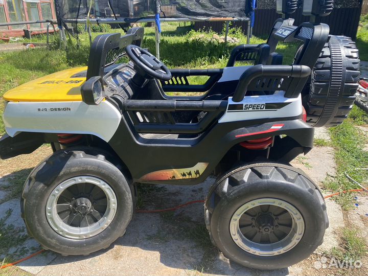 Детская машина на аккумуляторе с пультом