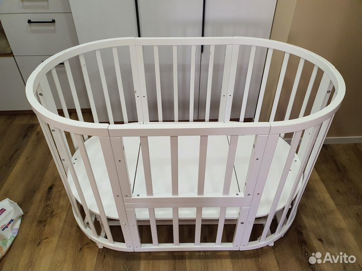 Детская кроватка с маятником (трансфор. круг/овал)