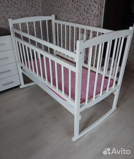 Детская кроватка