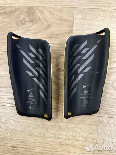Щитки футбольные nike mercurial