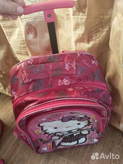 Рюкзак на колесиках