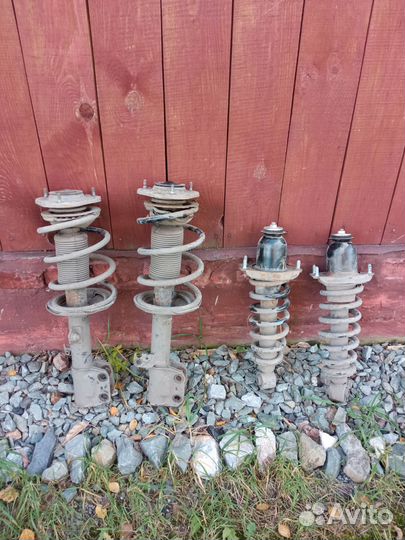 Стойки для toyota avensis