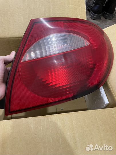 Задние фанари Dodge neon фары